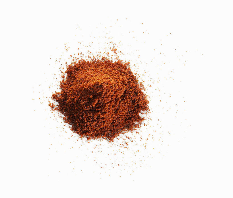 无人,横图,俯视,室内,特写,白天,白色背景,桌面,桌子,一堆,阴影,堆叠,堆积,反射,木制,粉末,影子,调味,香料,佐料,木制品,粉,摄影,影棚,堆,辣椒粉,配料,作料,粉状,彩图,高角度拍摄,影棚拍摄,拍摄