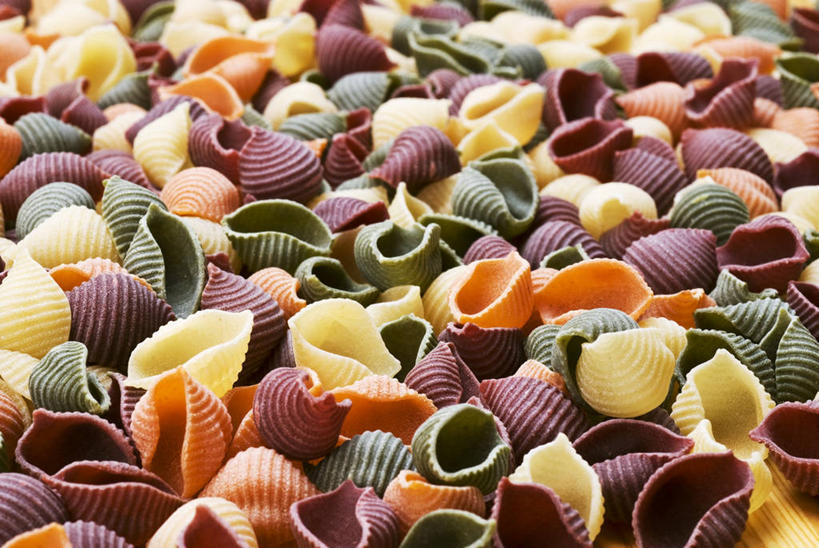 面食,面条,意大利面,无人,横图,俯视,彩色,室内,特写,白天,西餐,一堆,许多,堆叠,堆积,面,料理,食品,很多,食物,西式,堆,五颜六色,色彩斑斓,贝壳面,五彩缤纷,五彩斑斓,五光十色,彩图,高角度拍摄