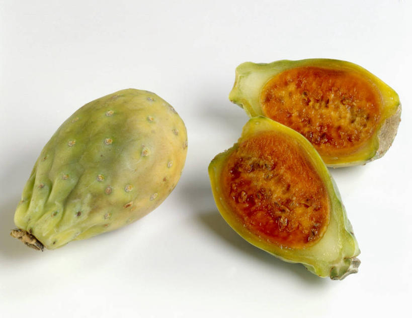 无人,横图,俯视,室内,特写,白天,白色背景,桌面,桌子,切开,阴影,反射,木制,影子,三个,木制品,切,摄影,影棚,剖面,切面,仙人掌果,彩图,高角度拍摄,影棚拍摄,拍摄,剌梨