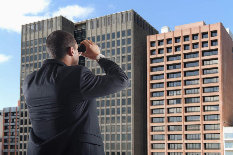 东方人,一个人,商务人士,商务男性,高楼大厦,站,横图,室外,白天,衬衫,仪器,科技,大厦,建筑,摩天大楼,亚洲,仅一个男性,仅一个人,眺望,握,阴影,套装,检查,研究,反射,分析,光线,科学,望远镜,影子,云,云朵,拿,云彩,拿着,注视,黄种人,仅一个年轻男性,背面,蓝色,白云,蓝天,天空,阳光,天,观察,看,站着,清晰,探索,握着,放大,晴朗,观看,仔细,科研,察看,科学技术,瞭望,聚焦,关注,商务装,工薪阶层,远视镜,瞭望镜,光学,清楚,双筒镜,双筒望远镜,男人,男性,年轻男性,亚洲人,白领,上班族,晴空,站立,半身,彩图,衬衣,大楼,高层建筑,高楼,摩天楼,光学仪器,千里镜