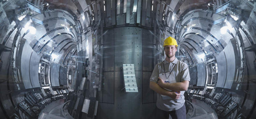 西方人,一个人,科学家,站,双手交叉,横图,室内,白天,正面,工作服,制服,零件,电路,帽子,金属制品,照明,欧洲,欧洲人,仅一个男性,仅一个人,关闭,阴影,光线,金属,头盔,影子,柱子,墙,灯光,注视,标识,吊牌,顶灯,开关,墙壁,墙面,灯,仅一个年轻男性,黄色,灰色,安全帽,按钮,胸牌,灯具,打开,观察,看,站着,发电厂,发电站,观看,照亮,核电站,核能,察看,徽章,双手抱胸,开启,科研人员,照明设备,关注,研究者,身份,胸章,胸卡,科学研究者,闭合,编号牌,雕刻牌,工号牌,胸号牌,胸徽,员工牌,工作制服,核电厂,男人,男性,年轻男性,白种人,科学工作者,站立,半身,彩图,工作套服