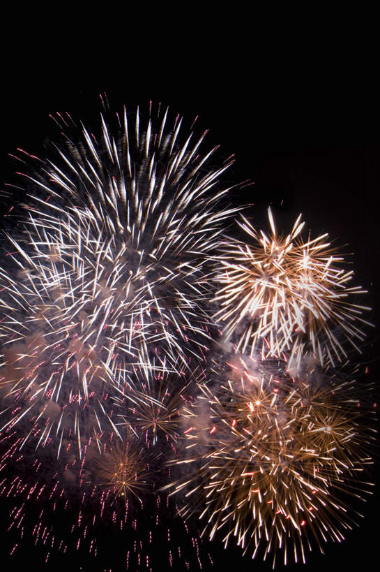 无人,竖图,室外,夜晚,仰视,度假,美景,城市风光,城市,烟火,德国,欧洲,庆祝,景观,娱乐,慕尼黑,黄色,蓝色,焰火,享受,休闲,景色,放松,庆贺,壮丽,西欧,祝贺,礼花,烂漫,德意志联邦共和国,首府,花炮,礼花炮,巴伐利亚,巴伐利亚州,拜恩州,拜恩自由州,灿艳,绮丽,绚丽,烟花,彩图,低角度拍摄