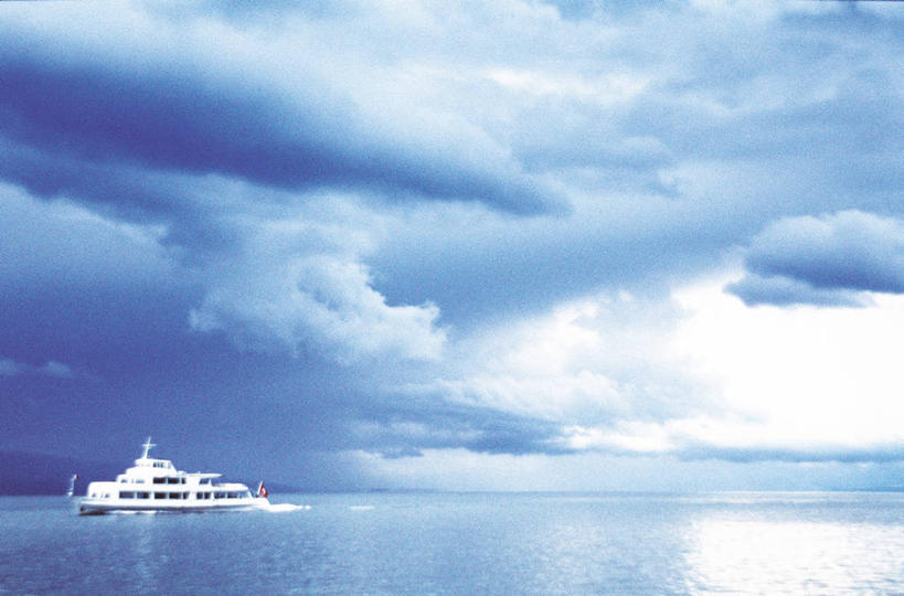 无人,横图,室外,白天,正面,海浪,海洋,美景,轮船,船,法国,瑞士,欧洲,一艘,景观,浪花,乌云,云,阴天,云朵,云彩,莱蒙湖,天空,自然,海水,交通工具,天,景色,昏暗,阴沉,西欧,法兰西,自然风光,载具,海景,法兰西共和国,法兰西第五共和国,日内瓦湖,瑞士联邦,莱芒湖,大海,风浪,海,海水的波动,近岸浪,涌浪,彩图