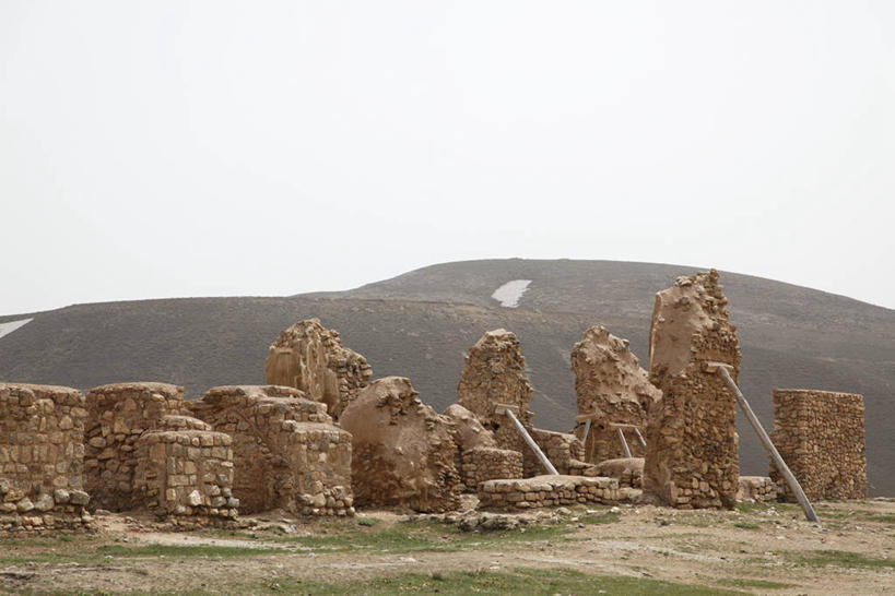 无人,横图,室外,白天,正面,旅游,度假,石头,美景,山,山脉,阿塞拜疆,亚洲,阴影,光线,石子,影子,景观,山峰,山峦,娱乐,废墟,天空,阳光,自然,群山,天,享受,休闲,景色,放松,自然风光,西亚,阿塞拜疆共和国,石块,岩石,彩图