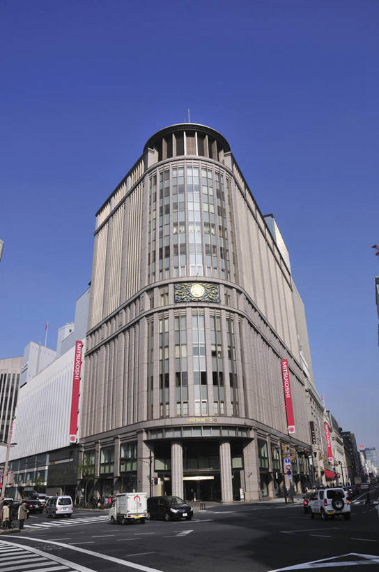 无人,商店,竖图,室外,白天,仰视,购物,度假,消费,美景,城市风光,超市,城市,道路,路,人行横道,商场,公路,汽车,东京,日本,亚洲,阴影,光线,影子,景观,人行道,交通,中央区,娱乐,车,蓝色,蓝天,天空,阳光,交通工具,轿车,天,享受,休闲,景色,放松,金融,百货,晴朗,载具,人行横道线,选购,贸易,百货公司,东亚,本州,万里无云,关东地方,本州岛,日本国,东京都,血拼,日本桥,晴空,晴空万里,斑马线,马路,彩图,低角度拍摄,购物商场,购物中心,商业中心,三越百货