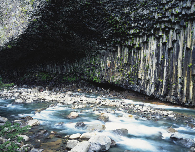 无人,横图,室内,白天,正面,旅游,度假,河流,石头,美景,水,日本,亚洲,阴影,飞溅,溅,反射,石子,液体,影子,洞,河水,景观,水滴,水流,娱乐,水珠,小溪,自然,溪水,享受,休闲,景色,放松,洞穴,喷洒,自然风光,东亚,本州,穴,本州岛,日本国,岩手,岩手县,东北地方,雫石町,石块,岩石,彩图,岩手郡