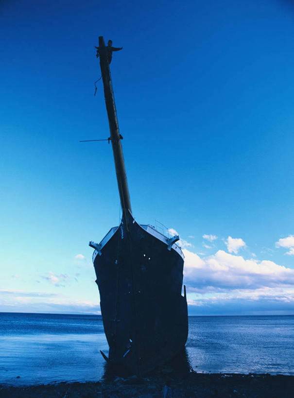 无人,竖图,室外,白天,仰视,旅游,度假,海浪,海洋,美景,沙滩,轮船,船,智利,一艘,阴影,光线,沙子,影子,海岸,景观,浪花,云,云朵,沙地,背光,云彩,娱乐,蓝色,白云,蓝天,天空,阳光,自然,海水,交通工具,天,享受,休闲,景色,南美,放松,晴朗,南美洲,拉丁美洲,自然风光,载具,美洲,逆光,海景,首府,亚美利加洲,南亚美利加洲,智利共和国,彭塔阿雷纳斯,蓬塔阿雷纳斯,麦哲伦.智利南极大区,大海,风浪,海,海水的波动,海滩,近岸浪,涌浪,晴空,彩图,低角度拍摄