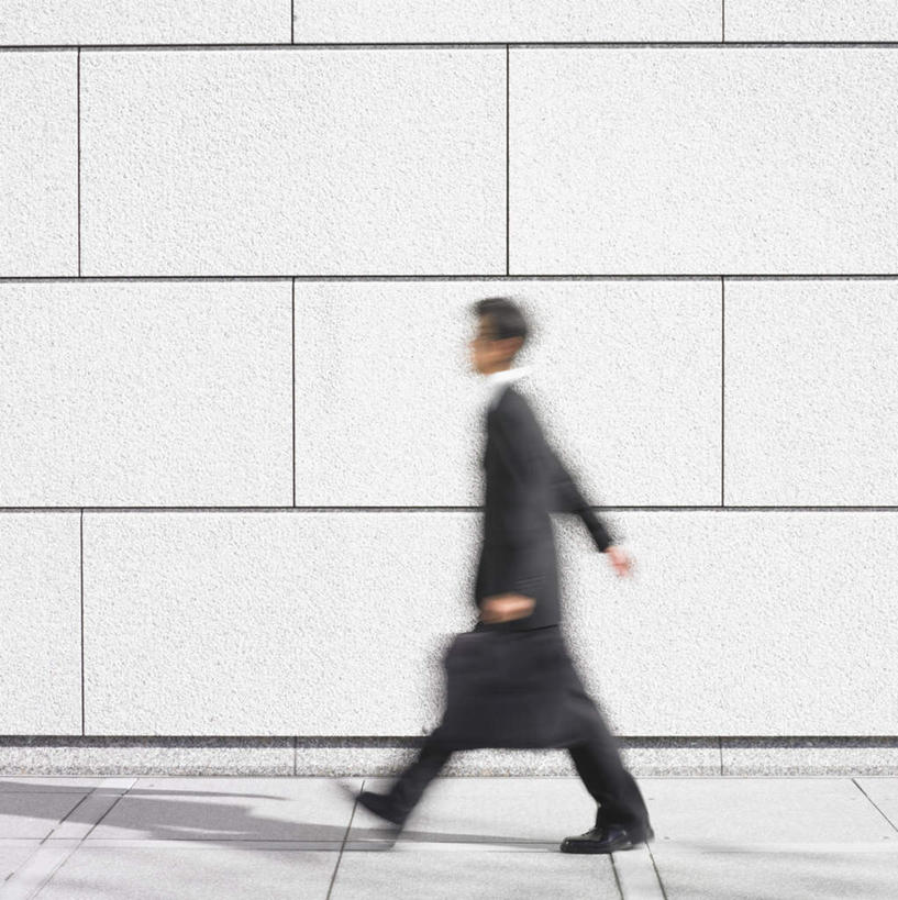 东方人,一个人,商务人士,商务男性,走,竖图,室外,白天,侧面,衬衫,东京,日本,亚洲,仅一个男性,仅一个人,上班,阴影,套装,朦胧,模糊,光线,公文包,影子,拿,拿着,注视,黄种人,墙壁,仅一个年轻男性,阳光,观察,看,观看,察看,关注,商务装,工薪阶层,东亚,本州,关东地方,本州岛,日本国,东京都,男人,男性,年轻男性,亚洲人,白领,上班族,走路,彩图,全身,衬衣