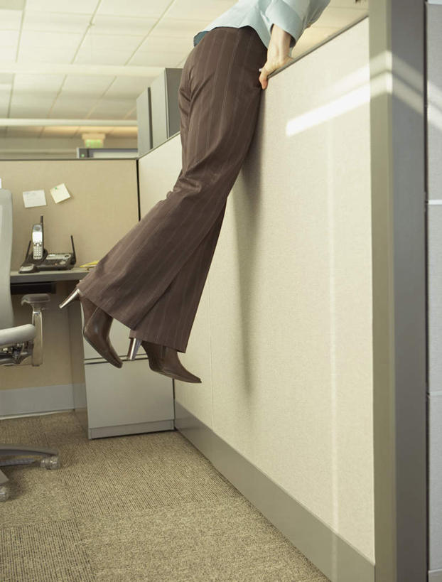 东方人,一个人,商务人士,商务女性,办公室,竖图,室内,白天,侧面,高跟鞋,亚洲,仅一个年轻女性,仅一个女性,仅一个人,撑,阴影,套装,光线,影子,半空,分开,注视,黄种人,观察,看,隔断,观看,西裤,隔离,察看,撑着,关注,间隔,工薪阶层,断绝,隔开,屏蔽,屏绝,远离,中断,阻遏,阻隔,年轻女性,女人,女性,亚洲人,白领,上班族,半身,彩图