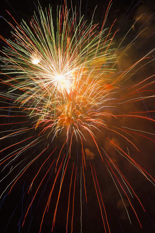 蝶泳,无人,彩色,室外,夜晚,仰视,城市,烟火,美国,飞溅,节日,庆祝,溅,文化,焰火,庆典,纪念,五颜六色,色彩斑斓,北美,北美洲,犹他州,壮丽,喷洒,美洲,礼花,五彩缤纷,烂漫,北亚美利加洲,亚美利加洲,犹他,蜂窝之州,蜂房州,花炮,礼花炮,五彩斑斓,普若佛,灿艳,绮丽,绚丽,五光十色,烟花,彩图,低角度拍摄