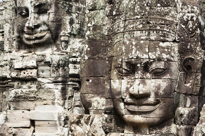 冲浪,无人,两个人,笑,微笑,室外,白天,正面,旅游,度假,名胜古迹,标志建筑,地标,建筑,雕塑,柬埔寨,亚洲,阴影,遗迹,艺术,装饰,光线,雕刻,雕像,影子,注视,古迹,文物,娱乐,建设,古建筑,阳光,工艺品,观察,看,享受,休闲,旅游胜地,放松,东南亚,观看,纪念,美术,察看,关注,主题,陈列,古文明,暹粒,高棉,柬埔寨王国,功能,美学,吉蔑,大吴哥城,吴哥,巴戎寺,吴哥城,吴哥通王城,男人,男性,年轻男性,亚洲人,印度人,半身,彩图