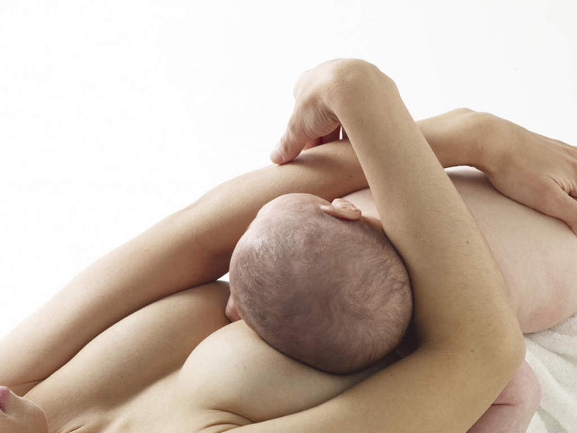 东方人,婴儿,儿童,中年人,两个人,家庭,母亲,抱,横图,俯视,室内,白天,白色背景,纯洁,床,亚洲,阴影,反射,影子,床单,黄种人,被子,裸露,小孩,温暖,温馨,一家人,可爱,母爱,童年,童趣,摄影,单人床,活泼,影棚,抱着,和睦,被单,搂着,宝宝,裸,童真,纯真,烂漫,无邪,母婴,伶俐,天真,女人,女性,中年女性,亚洲人,孩子,搂,搂抱,半身,彩图,高角度拍摄,影棚拍摄,拍摄,融洽