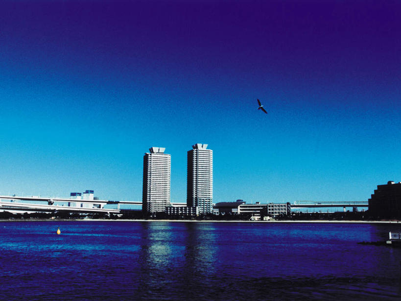 无人,高楼大厦,横图,全景,室外,白天,正面,度假,办公楼,海浪,海洋,美景,天际线,城市风光,城市,大厦,建筑,摩天大楼,写字楼,东京,日本,亚洲,阴影,光线,影子,景观,浪花,娱乐,蓝色,倒影,蓝天,天空,阳光,海水,楼宇,天,享受,休闲,商务楼,景色,放松,晴朗,倒映,海景,东亚,本州,万里无云,关东地方,本州岛,日本国,东京都,县厅,港区,东京市,反照,大海,风浪,海,海水的波动,近岸浪,涌浪,晴空,晴空万里,彩图,大楼,高层建筑,高楼,摩天楼