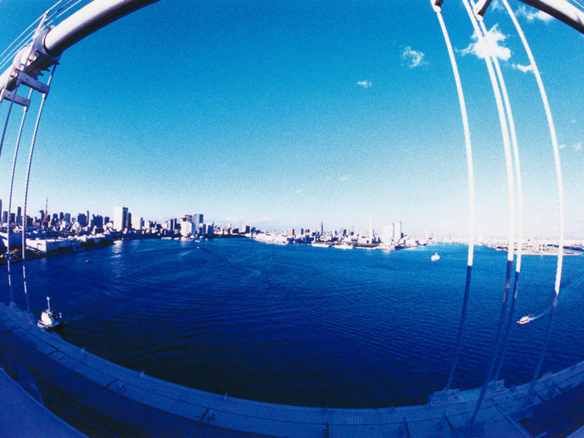 无人,高楼大厦,横图,全景,室外,白天,广角镜头,鱼眼镜头,仰视,度假,办公楼,海浪,海洋,美景,天际线,城市风光,城市,大桥,大厦,建筑,立交桥,摩天大楼,桥梁,写字楼,东京,日本,亚洲,阴影,光线,影子,景观,浪花,云,云朵,高架,斜拉桥,桥,彩虹大桥,云彩,娱乐,蓝色,白云,蓝天,天空,阳光,海水,楼宇,天,享受,休闲,商务楼,景色,放松,晴朗,海景,东亚,本州,关东地方,本州岛,日本国,东京都,日本彩虹大桥,大海,风浪,海,海水的波动,近岸浪,涌浪,晴空,彩图,低角度拍摄,大楼,高层建筑,高楼,摩天楼