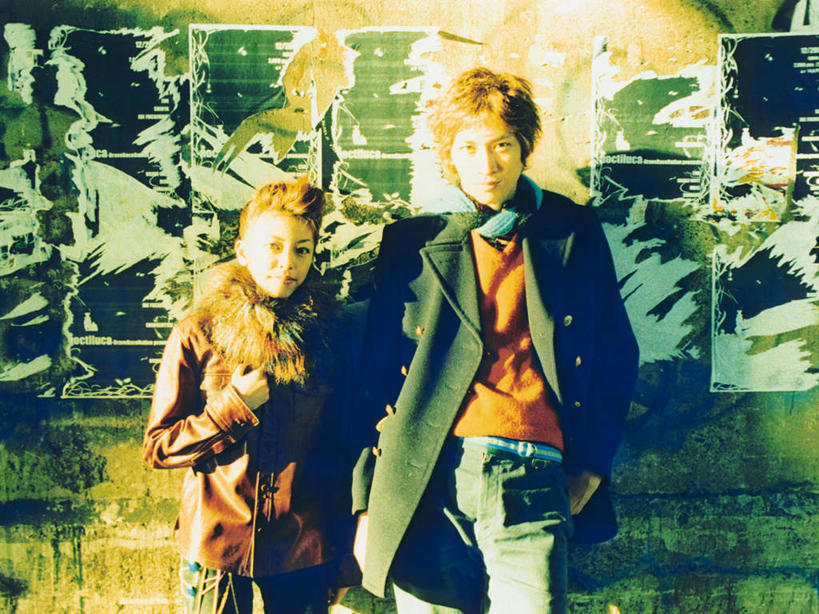 东方人,两个人,站,横图,室外,白天,正面,抽象,爱情,绘画,亚洲,阴影,服装,艺术,装饰,光线,彩绘,图案,影子,墙,艺术品,古典,浪漫,注视,休闲装,黄种人,文化,墙壁,墙面,衣服,阳光,围巾,工艺品,观察,看,品味,站着,休闲,概念,温暖,温馨,休闲服,恩爱,恋人,服饰,围脖,观看,保暖,华丽,美术,点缀,和睦,察看,高雅,御寒,关注,美学,衬托,美观,雅致,雅观,图文,男人,男性,年轻女性,女人,女性,中年男性,亚洲人,情侣,站立,半身,彩图,涂鸦,伴侣,融洽