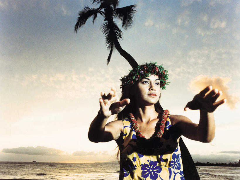 东方人,一个人,跳舞者,站,横图,室内,白天,正面,裙子,跳舞,海浪,海洋,日落,沙滩,植物,棕榈树,叶子,亚洲,仅一个年轻女性,仅一个女性,仅一个人,阴影,连衣裙,服装,装饰,盛开,光线,花环,沙子,影子,海岸,浪花,晚霞,霞光,落日,绿叶,沙地,花蕾,注视,黄种人,花,花瓣,花朵,鲜花,树,树木,衣服,绿色,阳光,自然,海水,黄昏,花苞,花蕊,观察,看,站着,嫩叶,彩霞,服饰,生长,成长,观看,华丽,修饰,点缀,察看,衣着,穿着,关注,草裙舞,舞姿,海景,棕榈叶,衬托,美观,雅致,雅观,衣饰,夕照,年轻女性,女人,女性,亚洲人,叶,叶片,大海,风浪,海,海水的波动,海滩,近岸浪,涌浪,夕阳,舞蹈家,舞蹈演员,舞者,站立,半身,彩图,舞蹈,呼拉舞,斜阳