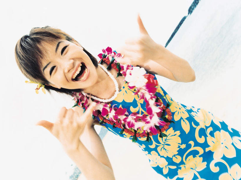 东方人,小拇指,一个人,站,笑,打电话,微笑,露齿笑,横图,室内,白天,正面,裙子,旅游,度假,海浪,海洋,美景,项链,亚洲,仅一个年轻女性,仅一个女性,仅一个人,连衣裙,服装,装饰,盛开,花环,景观,浪花,花蕾,注视,黄种人,娱乐,装饰品,花,花瓣,花朵,鲜花,衣服,自然,海水,饰品,首饰,花苞,花蕊,观察,看,手势,站着,享受,休闲,景色,放松,竖,服饰,观看,翘,华丽,修饰,点缀,察看,衣着,穿着,关注,自然风光,海景,衬托,美观,雅致,雅观,衣饰,交流,年轻女性,女人,女性,亚洲人,大拇指,大海,风浪,海,海水的波动,近岸浪,涌浪,沟通,通话,站立,半身,彩图