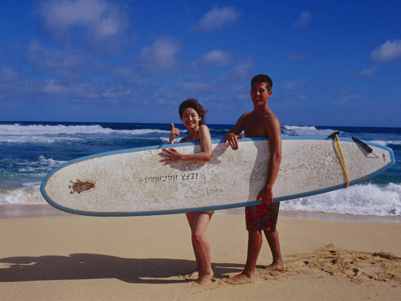 东方人,两个人,站,笑,微笑,露齿笑,横图,室内,白天,正面,爱情,旅游,度假,海浪,海洋,美景,沙滩,亚洲,握,阴影,光线,冲浪板,沙子,影子,海岸,景观,浪花,水平线,云,云朵,辽阔,海平线,沙地,浪漫,拿,云彩,拿着,注视,黄种人,娱乐,运动器械,蓝色,白云,蓝天,天空,阳光,自然,海水,天,观察,看,站着,享受,休闲,广阔,温暖,温馨,健身器械,景色,恩爱,放松,握着,恋人,晴朗,观看,一望无际,和睦,察看,关注,自然风光,健身器材,海景,无边无际,一马平川,冲浪装备,男人,男性,年轻男性,年轻女性,女人,女性,亚洲人,情侣,大海,风浪,海,海水的波动,海滩,近岸浪,涌浪,晴空,站立,彩图,全身,伴侣,融洽,水天相接,水天一线,运动器材