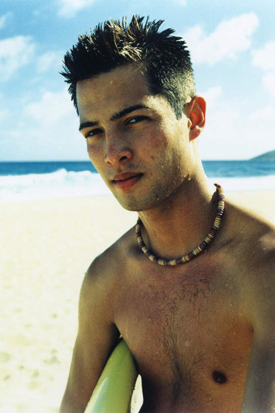 东方人,一个人,站,笑,微笑,竖图,室内,白天,正面,旅游,度假,海浪,海洋,美景,沙滩,项链,亚洲,仅一个男性,仅一个人,握,阴影,光线,冲浪板,沙子,影子,海岸,景观,浪花,云,云朵,沙地,拿,云彩,拿着,注视,黄种人,娱乐,运动器械,裸露,装饰品,仅一个年轻男性,蓝色,白云,蓝天,天空,阳光,自然,海水,饰品,首饰,天,观察,看,站着,享受,休闲,健身器械,景色,放松,握着,晴朗,观看,察看,关注,自然风光,裸,健身器材,海景,冲浪装备,男人,男性,年轻男性,亚洲人,大海,风浪,海,海水的波动,海滩,近岸浪,涌浪,晴空,站立,半身,彩图,运动器材