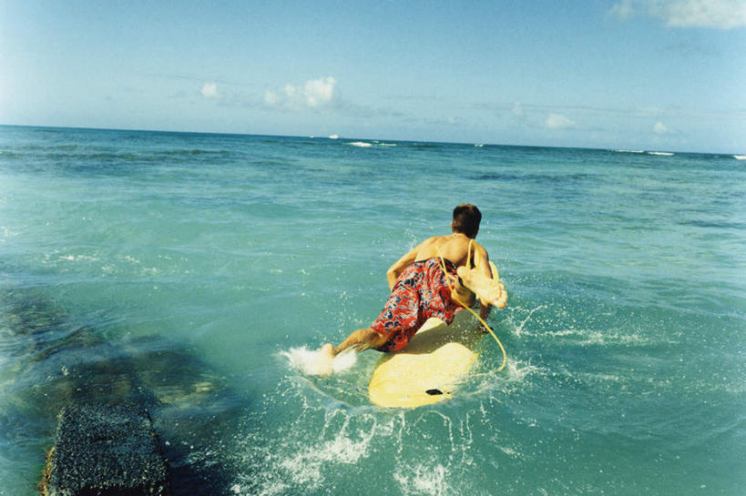 冲浪,东方人,一个人,跳,横图,室外,白天,锻炼,旅游,度假,运动,海浪,海洋,美景,亚洲,仅一个男性,仅一个人,握,阴影,飞溅,裤子,溅,光线,冲浪板,液体,影子,景观,浪花,水滴,水平线,云,云朵,辽阔,海平线,拿,云彩,拿着,黄种人,娱乐,运动器械,裸露,水珠,仅一个年轻男性,背面,蓝色,白云,蓝天,天空,阳光,自然,海水,天,享受,休闲,广阔,健身器械,景色,放松,握着,晴朗,一望无际,喷洒,自然风光,裸,健身器材,水上运动,海景,无边无际,一马平川,冲浪装备,体育,男人,男性,年轻男性,亚洲人,大海,风浪,海,海水的波动,近岸浪,涌浪,晴空,跳跃,彩图,全身,健身,水天相接,水天一线,冲浪运动,运动器材