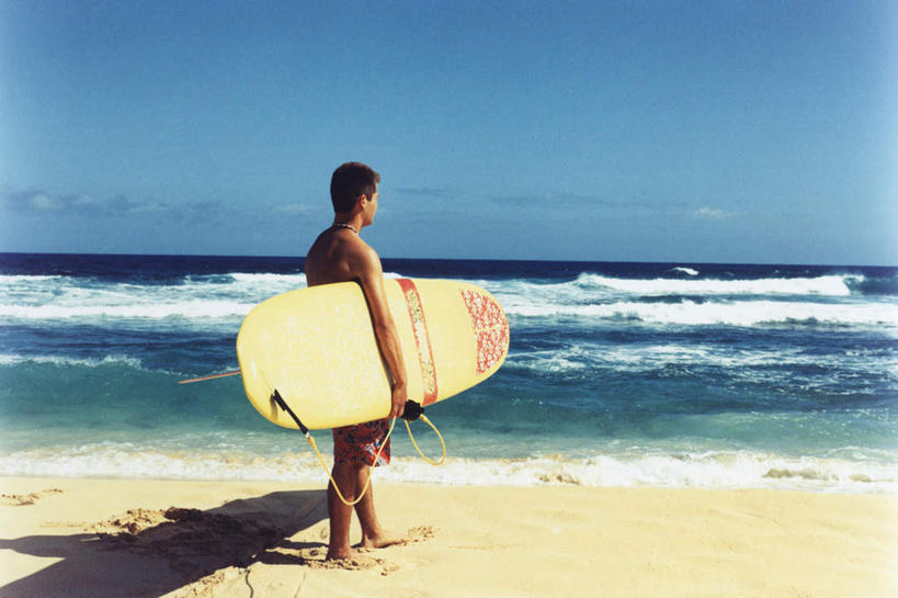 东方人,一个人,站,横图,室内,白天,旅游,度假,海浪,海洋,美景,沙滩,亚洲,仅一个男性,仅一个人,握,阴影,光线,冲浪板,沙子,影子,海岸,景观,浪花,水平线,云,云朵,辽阔,海平线,沙地,拿,云彩,拿着,黄种人,娱乐,运动器械,仅一个年轻男性,背面,蓝色,白云,蓝天,天空,阳光,自然,海水,天,站着,享受,休闲,广阔,健身器械,景色,放松,握着,晴朗,一望无际,自然风光,健身器材,海景,无边无际,一马平川,冲浪装备,男人,男性,年轻男性,亚洲人,大海,风浪,海,海水的波动,海滩,近岸浪,涌浪,晴空,站立,彩图,全身,水天相接,水天一线,运动器材