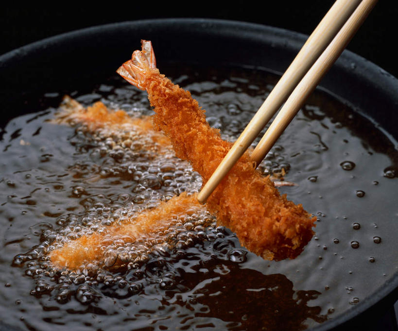 海鲜,无人,横图,俯视,室内,特写,白天,烹饪,厨房,厨具,金属制品,三只,沸腾,金属,锅子,食用油,虾,油,油炸,日本料理,料理,食品,锅,水产,菜肴,美食,海洋生物,油锅,食物,日式料理,日式,佳肴,锅具,水生动物,海产品,水生物,海底动物,烹饪用具,斑节对虾,斑节虾,日本对虾,竹节虾,烹调用具,烹调,彩图,高角度拍摄,灶间