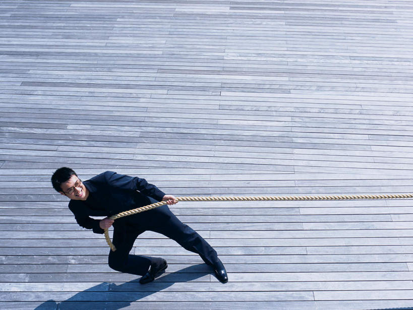 东方人,一个人,商务人士,商务男性,站,拉,横图,俯视,室外,白天,衬衫,锻炼,运动,拔河,亚洲,仅一个男性,仅一个人,套装,地面,速度,黄种人,娱乐,仅一个年轻男性,绳子,站着,力量,平衡,技巧,绳索,协调,商务装,灵敏,工薪阶层,柔韧,趣味,耐力,抗争,体育,男人,男性,年轻男性,亚洲人,白领,上班族,站立,彩图,高角度拍摄,全身,衬衣,健身