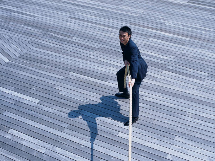 东方人,一个人,商务人士,商务男性,站,拉,横图,俯视,室外,白天,衬衫,锻炼,运动,拔河,亚洲,仅一个男性,仅一个人,套装,地面,速度,黄种人,娱乐,仅一个年轻男性,绳子,站着,力量,平衡,技巧,绳索,协调,商务装,灵敏,工薪阶层,柔韧,趣味,耐力,抗争,体育,男人,男性,年轻男性,亚洲人,白领,上班族,站立,彩图,高角度拍摄,全身,衬衣,健身