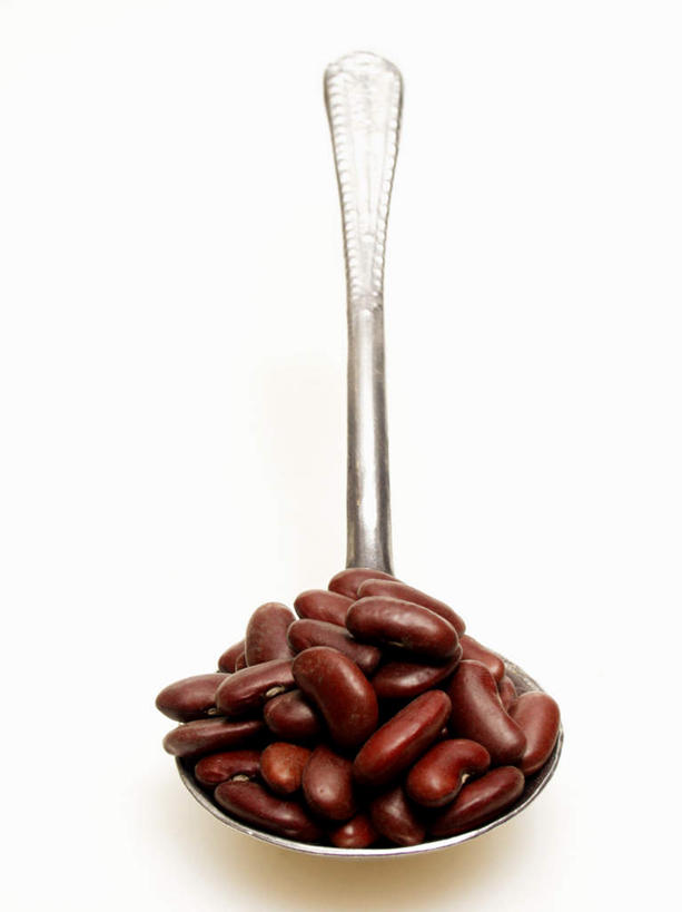 无人,竖图,俯视,室内,特写,白天,白色背景,植物,餐桌,桌子,豆,蔬菜,一堆,许多,阴影,堆叠,堆积,新鲜,反射,滤器,影子,勺子,豆类,豆子,刀豆,食品,四季豆,食物,一个,摄影,有机食品,绿色食品,影棚,单个,餐台,堆,红芸豆,芸豆,漏勺,豆科,菜豆,二季豆,白肾豆,架豆,玉豆,去豆,彩图,高角度拍摄,影棚拍摄,拍摄