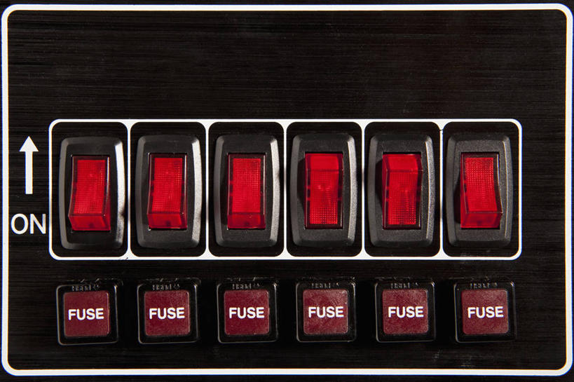 无人,横图,室内,特写,白天,正面,安全,零件,电路,静物,许多,关闭,阴影,黑色背景,反射,英文,标志,文字,影子,字符,字母,防护,标识,开关,排列,红色,黑色,按钮,打开,摄影,影棚,英文字母,保护,开启,保险丝,保险,保全,周全,安稳,安定,闭合,摆列,电流保险丝,熔断器,平安,彩图,影棚拍摄,拍摄,布列,分列