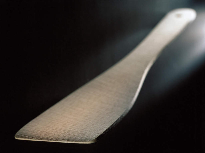 无人,横图,室内,特写,白天,正面,装修,建筑,静物,阴影,黑色背景,朦胧,模糊,光线,木制,工具,影子,装潢,施工,一个,木制品,摄影,影棚,单个,刮刀,油灰刀,腻子刀,彩图,影棚拍摄,拍摄