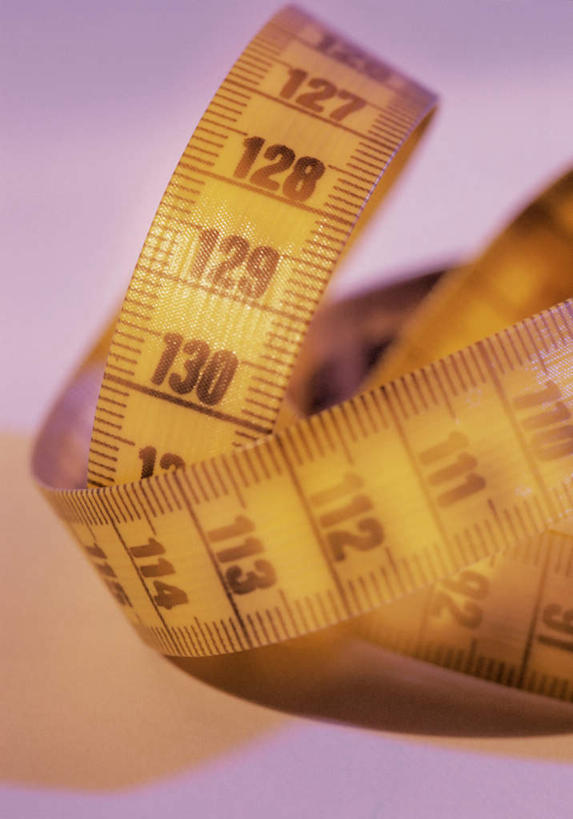 无人,竖图,室内,特写,白天,正面,静物,阴影,粉色背景,朦胧,模糊,光线,测量,皮尺,影子,刻度,一个,尺,保养,保健,摄影,影棚,单个,测量工具,尺子,减肥,腰围尺,瘦身,量具,量仪,塑料卷尺,彩图,影棚拍摄,拍摄