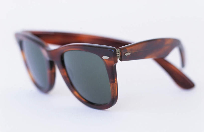 无人,横图,俯视,室内,特写,白天,白色背景,静物,一副,阴影,朦胧,模糊,光线,墨镜,眼镜,影子,太阳镜,太阳眼镜,遮阳镜,摄影,影棚,彩图,高角度拍摄,影棚拍摄,拍摄