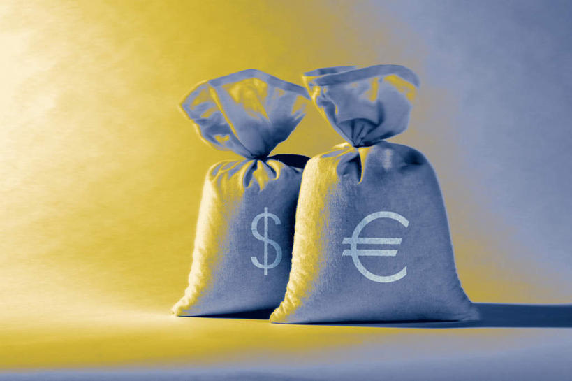 无人,横图,室内,正面,静物,袋子,阴影,黄色背景,朦胧,模糊,光线,标志,文字,影子,字符,字母,麻袋,标识,两个,白色,容器,储藏,储存,彩图,贮存