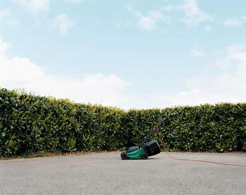 无人,横图,室外,白天,正面,植物,阴影,电力,光线,电线,工具,线,影子,云,云朵,电能,线路,云彩,树,树木,一个,蓝色,绿色,白云,蓝天,天空,阳光,自然,天,器械,生长,晴朗,单个,成长,割草机,电,电源,电源线,切割,能量,锄草,农具,耕具,修整,晴空,彩图