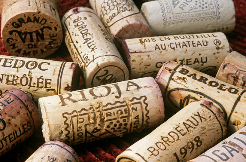 无人,横图,俯视,室外,特写,白天,度假,美景,城市风光,城市,静物,法国,欧洲,许多,花纹,朦胧,模糊,装饰,木制,英文,标志,盖子,木塞,文字,字符,字母,景观,软木塞,娱乐,标识,木制品,享受,休闲,景色,放松,英文字母,华丽,修饰,点缀,法兰西共和国,首府,波尔多,阿基坦,衬托,美观,雅致,雅观,法兰西第五共和国,亚魁当,波尔多市,阿基坦大区,彩图,高角度拍摄