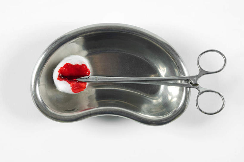 无人,横图,俯视,室内,特写,白天,白色背景,农作物,餐具,金属制品,一把,修剪,阴影,柔软,反射,金属,碟子,工具,剪刀,盘,液体,影子,棉花,纺织,一个,盘子,碟,健康,温暖,棉花球,血液,摄影,影棚,单个,裁剪,纤维,剪子,剪裁,切割,柔和,手术剪刀,手术剪,暖和,彩图,高角度拍摄,影棚拍摄,拍摄