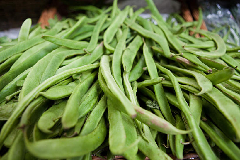 无人,商店,横图,室内,特写,白天,正面,购物,消费,植物,超市,豆,蔬菜,一堆,许多,阴影,堆叠,堆积,朦胧,模糊,新鲜,反射,影子,豆类,豆子,食品,食物,绿色,金融,百货,便利店,有机食品,绿色食品,堆,选购,贸易,豆科,血拼,零售店,赤花蔓豆,红花菜豆,看花豆,彩图,店铺,杂货店,杂货铺