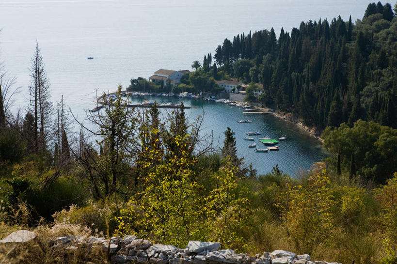 无人,码头,横图,俯视,室外,白天,旅游,度假,草地,草坪,美景,植物,港口,轮船,船,希腊,欧洲,停靠,阴影,光线,影子,景观,娱乐,草,树,树木,绿色,阳光,自然,交通工具,享受,休闲,景色,放松,生长,成长,停泊,自然风光,载具,希腊共和国,爱奥尼亚群岛,伊奥尼亚群岛,科孚岛,克基拉岛,彩图,高角度拍摄,摆渡口,埠头,渡口,渡头,港湾,海港,货运码头,口岸,商港