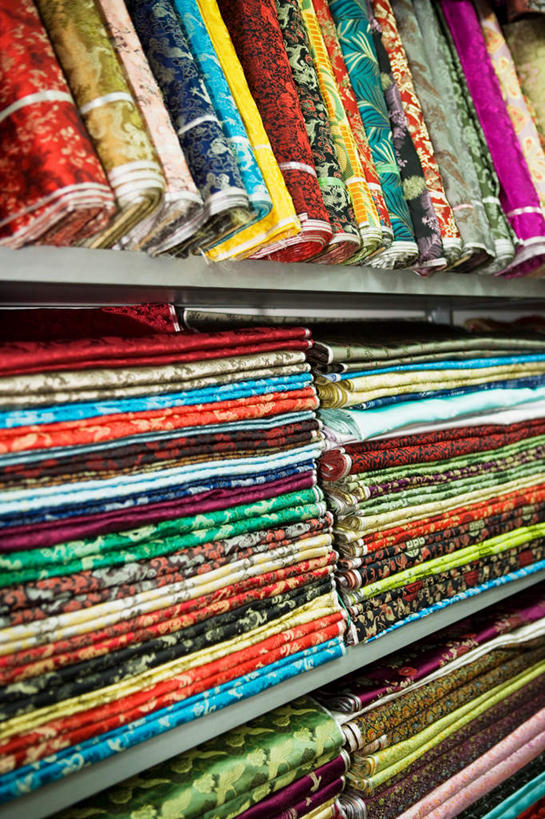 无人,商店,竖图,彩色,室内,白天,正面,度假,美景,城市风光,城市,上海,中国,亚洲,一排,整齐,丝绸,景观,娱乐,商铺,货架,架子,排列,享受,休闲,景色,放松,堆,五颜六色,色彩斑斓,申,队列,陈列架,五彩缤纷,东亚,上海市,中华人民共和国,沪,华东地区,五彩斑斓,超市货架,市肆,商号,五光十色,织锦,彩图,店铺