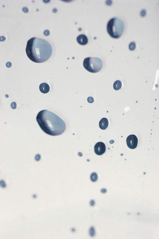 无人,竖图,室内,特写,白天,正面,水,飞溅,溅,透明,液体,水滴,水珠,泡泡,喷洒,纯净,纯粹,通明,彩图