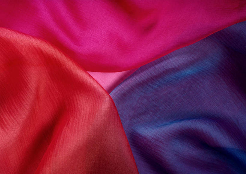 无人,横图,俯视,室内,特写,白天,纺织品,朦胧,模糊,丝绸,绸缎,织物,纺织,红色,蓝色,紫色,摄影,影棚,三条,布匹,彩图,高角度拍摄,影棚拍摄,拍摄