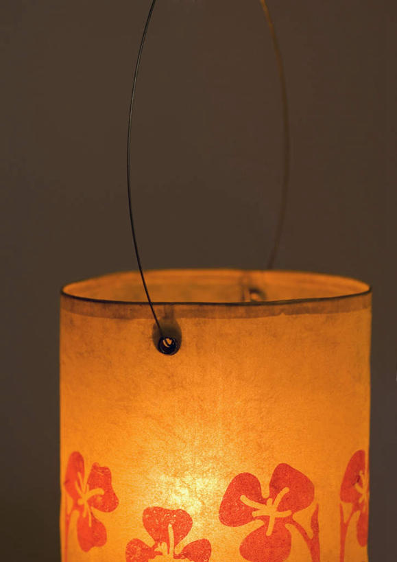 无人,竖图,室内,特写,白天,正面,台灯,桌面,桌子,灰色背景,灯光,灯,一个,灯具,摄影,影棚,单个,照明设备,彩图,影棚拍摄,拍摄