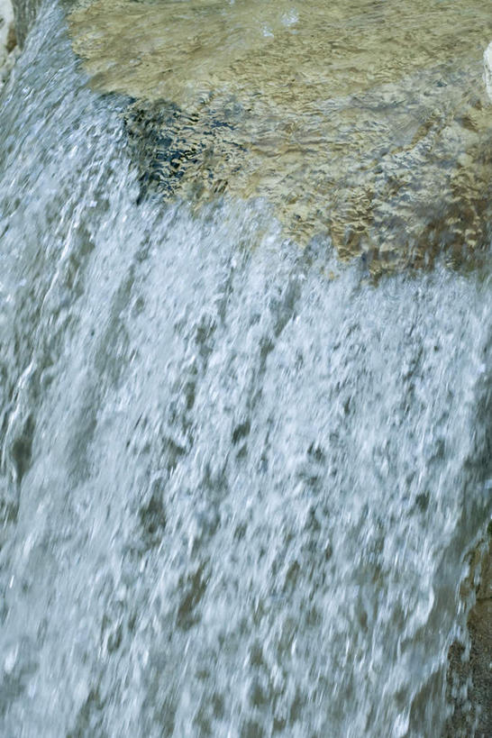 无人,竖图,俯视,室外,特写,白天,旅游,度假,美景,瀑布,水,阴影,飞溅,朦胧,模糊,溅,光线,液体,影子,景观,娱乐,阳光,自然,享受,休闲,景色,放松,喷洒,自然风光,跌水,彩图,高角度拍摄