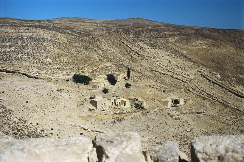 无人,横图,俯视,室外,白天,旅游,度假,石头,美景,名胜古迹,山,地标,约旦,亚洲,阴影,遗迹,光线,石子,影子,景观,山峰,山峦,古迹,文物,娱乐,古建筑,蓝色,蓝天,天空,阳光,自然,群山,天,享受,休闲,旅游胜地,景色,放松,晴朗,中东,自然风光,西亚,古文明,万里无云,约旦哈希姆王国,阿拉伯,石块,岩石,晴空,晴空万里,彩图,高角度拍摄,标志性建筑