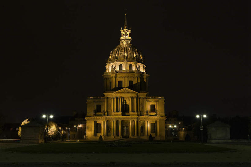 无人,教堂,横图,室外,夜晚,正面,旅游,度假,名胜古迹,标志建筑,地标,建筑,路灯,照明,法国,巴黎,欧洲,一排,遗迹,整齐,灯光,首都,古迹,文物,娱乐,建设,古建筑,灯,排列,享受,休闲,旅游胜地,放松,宗教,信仰,照亮,照明设备,队列,信念,古文明,法兰西共和国,荣军院,法兰西第五共和国,巴黎残老军人院,荣誉军人院,彩图,大教堂,礼拜堂