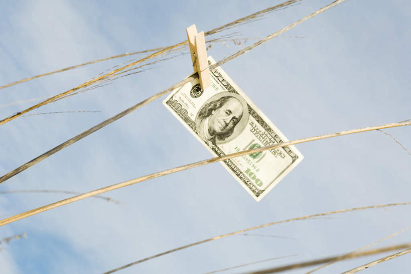 无人,横图,室外,特写,白天,仰视,钱,美元,草地,植物,静物,钱币,云,云朵,云彩,草,蓝色,绿色,白云,蓝天,天空,夹子,天,钞票,金融,纸币,经济,晴朗,流通,纸钞,贸易,货币,现金,晴空,彩图,低角度拍摄