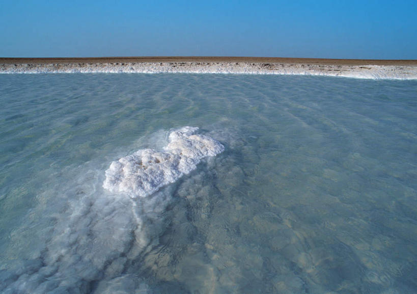 无人,横图,俯视,室外,白天,旅游,度假,海浪,海洋,美景,沙漠,非洲,突尼斯,景观,浪花,水平线,海平线,娱乐,蓝色,蓝天,天空,自然,海水,天,享受,休闲,景色,放松,自然风光,海景,大海,大漠,风浪,海,海水的波动,近岸浪,砂漠,涌浪,彩图,高角度拍摄