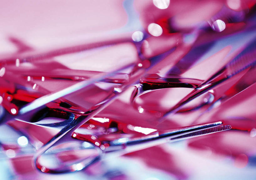 无人,横图,室内,特写,白天,正面,静物,金属制品,一堆,许多,堆叠,堆积,朦胧,模糊,金属,镊子,钳子,医疗用品,堆,医疗器械,手术钳,彩图