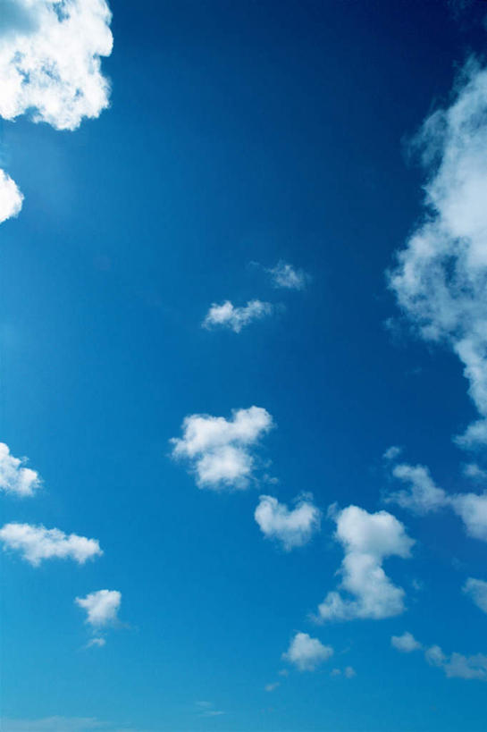 无人,竖图,室外,特写,白天,仰视,旅游,度假,美景,阴影,光束,光线,影子,景观,云,云朵,射线,云彩,娱乐,蓝色,白色,白云,蓝天,天空,阳光,自然,天,享受,休闲,景色,放松,自然风光,彩图,低角度拍摄